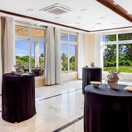 Exe Adelfas Hotel 4*