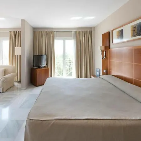 Hotel Exe Adelfas 4*
